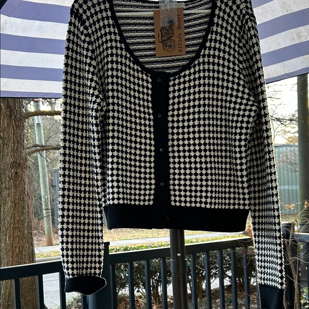 Chic Black and White Women's Cardigan